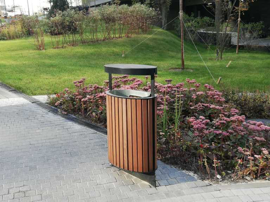 Rubbish bins